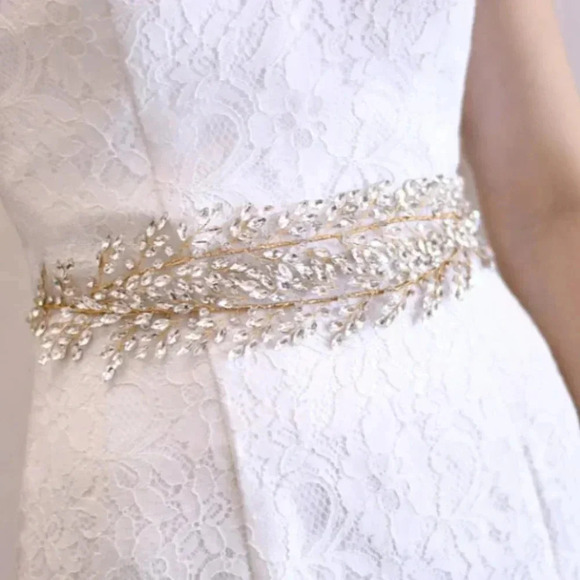 Unique 4pc.Hamdmade Bridal Headpiece Ensemble - Picture 5 of 10